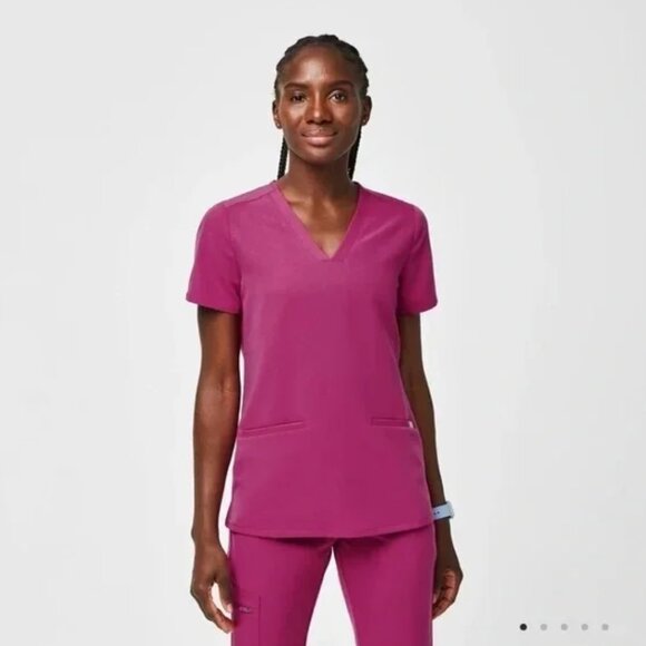 NEW Catarina One-Pocket Scrub Top - Picture 2 of 2